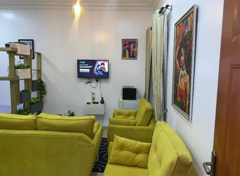شقة لاغوس  في Cozy Studio Unit In Lekki Phase 1 - Kitchen, 24-7 Light, Wifi, Netflix المظهر الخارجي الصورة